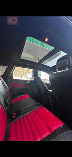 جیپ گراند شیرۆکی